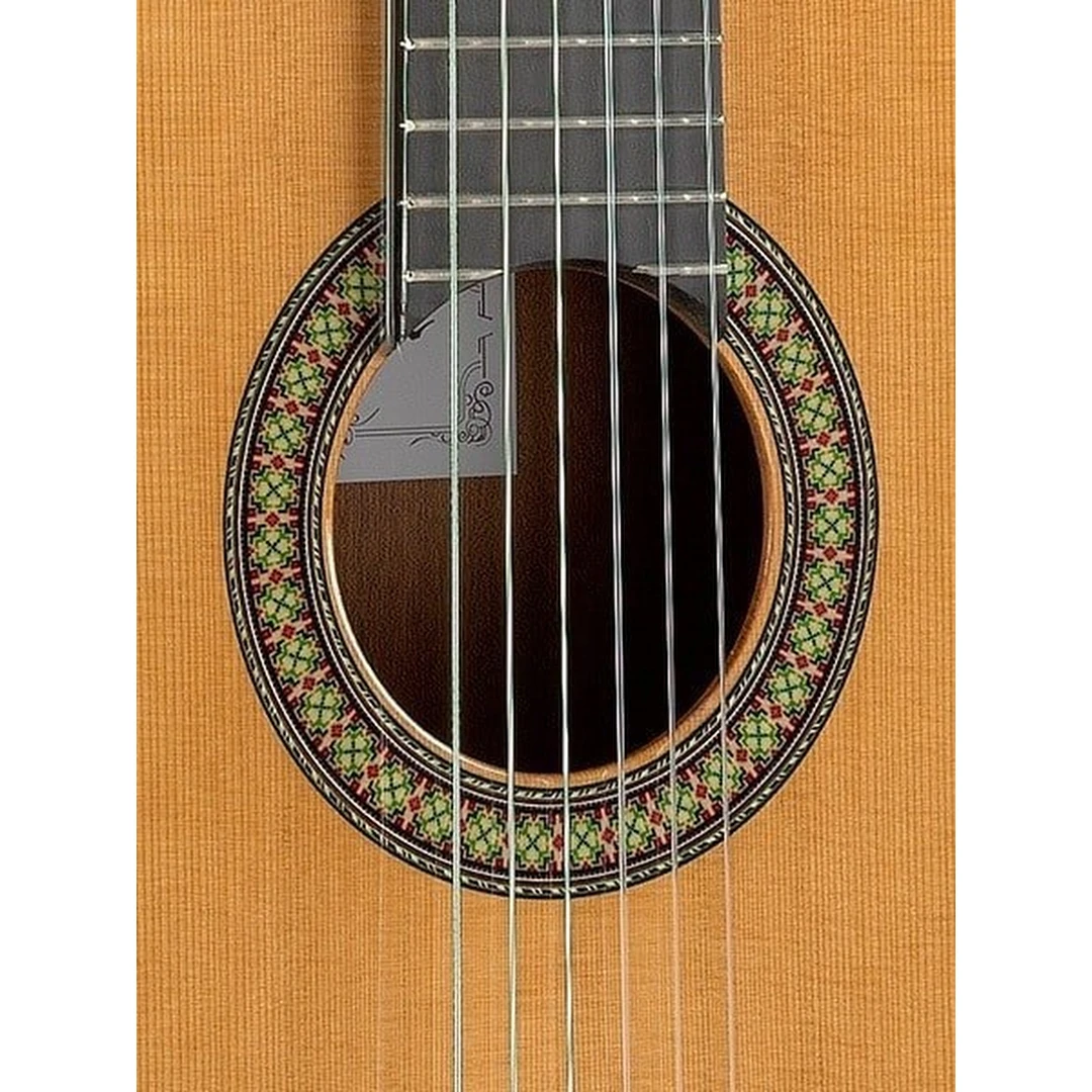 Классическая гитара Alhambra 7C