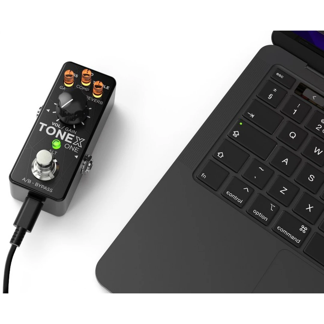 Педаль эффектов IK Multimedia Tonex One