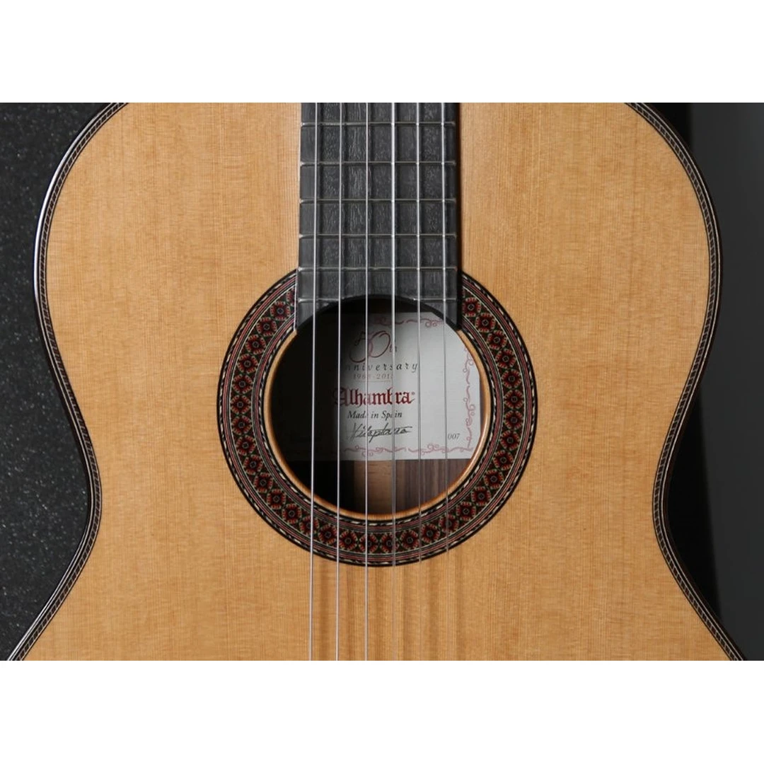 Классическая гитара Alhambra 7P