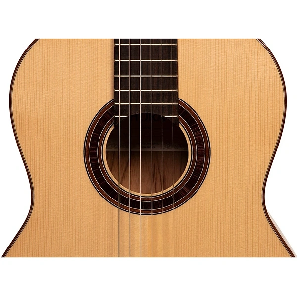 Классическая гитара Hora SM602